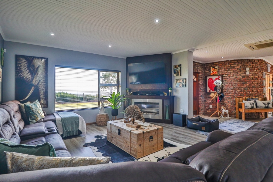 3 Bedroom Property for Sale in Lovemore Park Eastern Cape